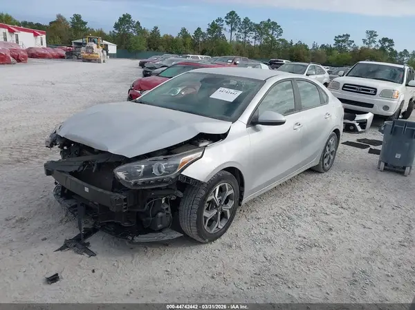 3KPF24AD5LE212675 2020 KIA FORTE - Image 2
