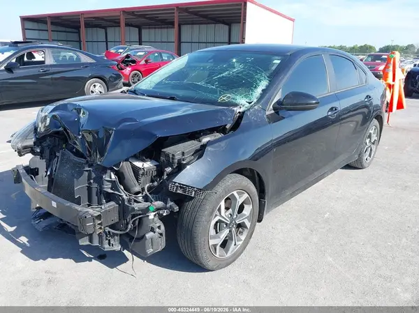 3KPF24AD5LE214572 2020 KIA FORTE - Image 2