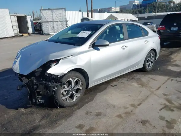 3KPF24AD5LE217083 2020 KIA FORTE - Image 2