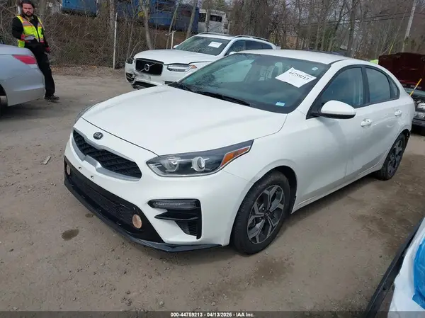 3KPF24AD5LE221909 2020 KIA FORTE - Image 2