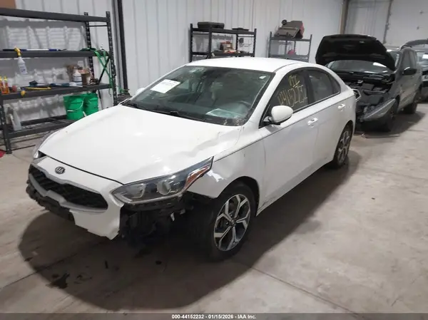 3KPF24AD5LE234613 2020 KIA FORTE - Image 2