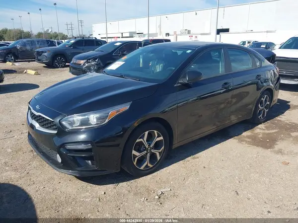 3KPF24AD5LE243909 2020 KIA FORTE - Image 2
