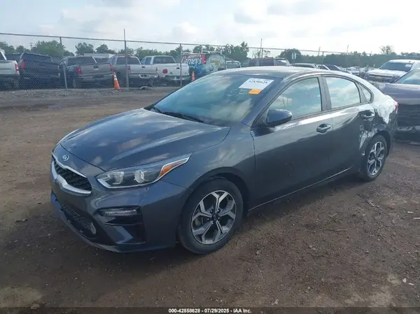 3KPF24AD5LE253761 2020 KIA FORTE - Image 2