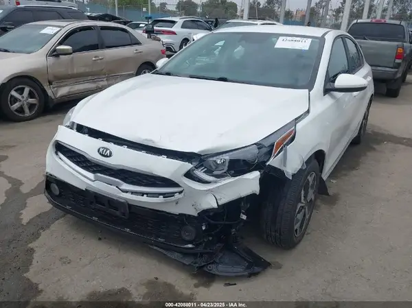 3KPF24AD5LE256210 2020 KIA FORTE - Image 2