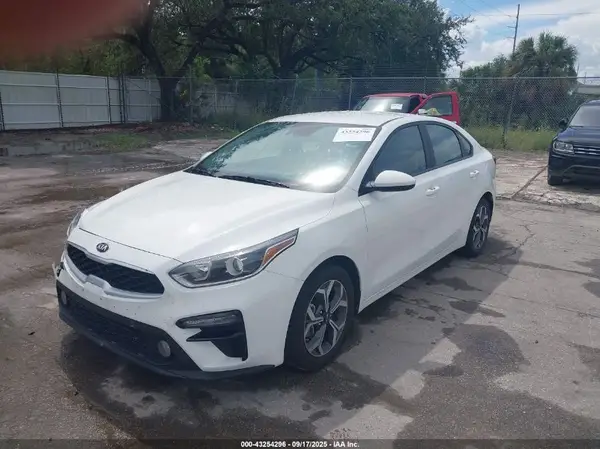 3KPF24AD5LE256529 2020 KIA FORTE - Image 2