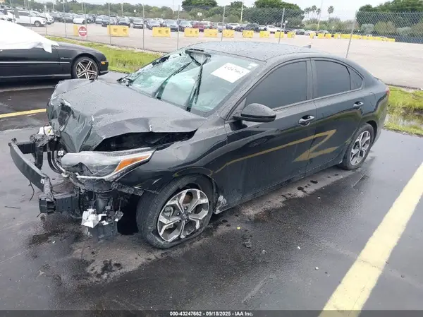 3KPF24AD5LE256840 2020 KIA FORTE - Image 2