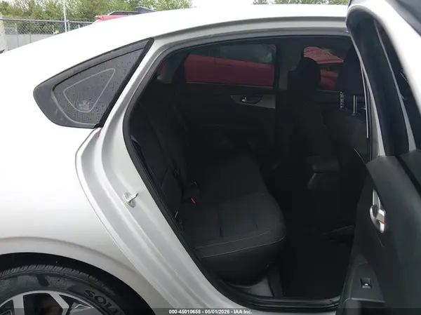 3KPF24AD5ME264115 2021 KIA FORTE - Image 8
