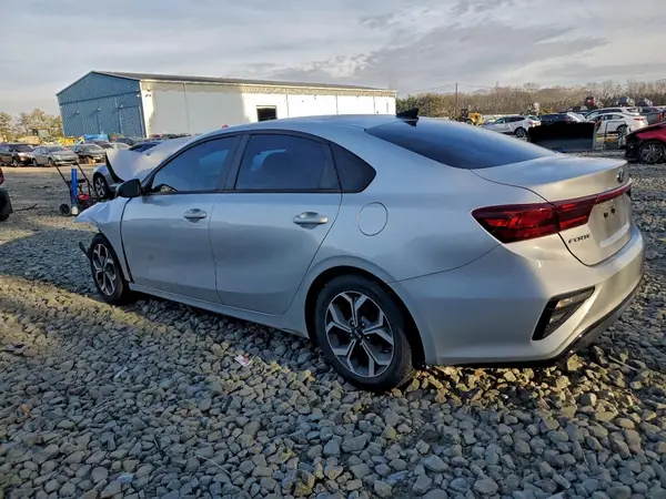 3KPF24AD5ME266124 2021 KIA FORTE - Image 2