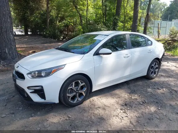 3KPF24AD5ME267516 2021 KIA FORTE - Image 2