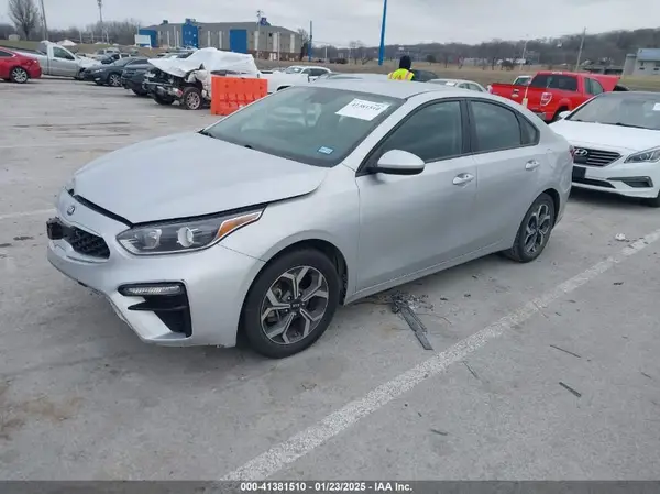 3KPF24AD5ME269640 2021 KIA FORTE - Image 2