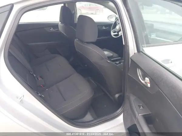 3KPF24AD5ME269640 2021 KIA FORTE - Image 8