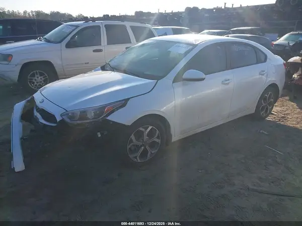 3KPF24AD5ME271923 2021 KIA FORTE - Image 2