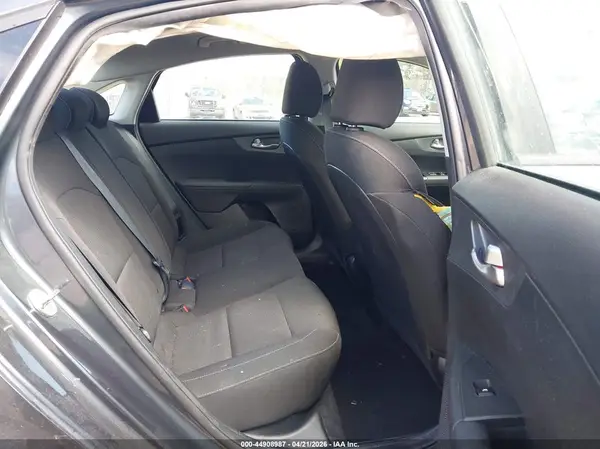 3KPF24AD5ME273980 2021 KIA FORTE - Image 8