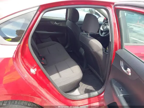 3KPF24AD5ME274143 2021 KIA FORTE - Image 8
