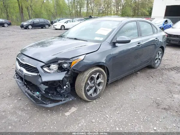 3KPF24AD5ME274305 2021 KIA FORTE - Image 2