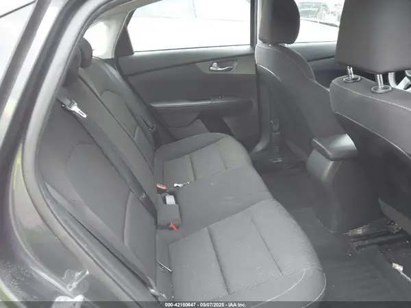 3KPF24AD5ME274305 2021 KIA FORTE - Image 8