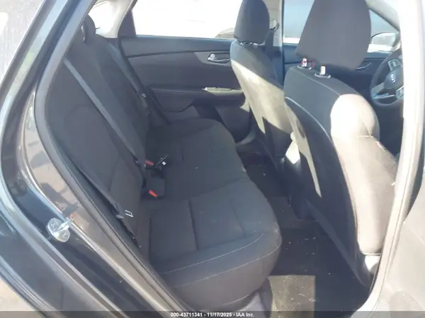 3KPF24AD5ME275079 2021 KIA FORTE - Image 8
