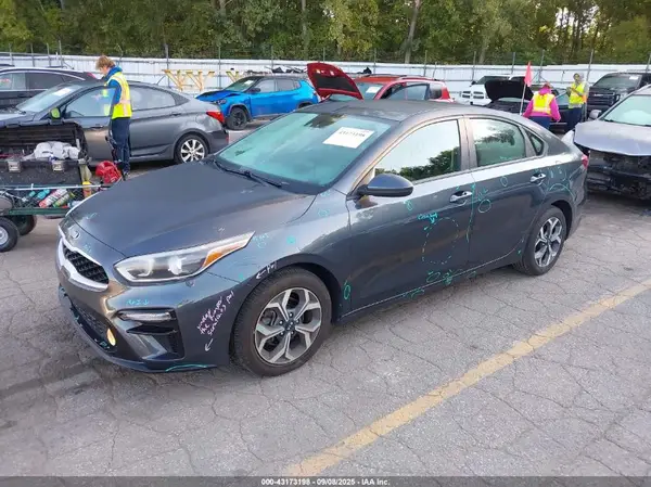 3KPF24AD5ME277124 2021 KIA FORTE - Image 2