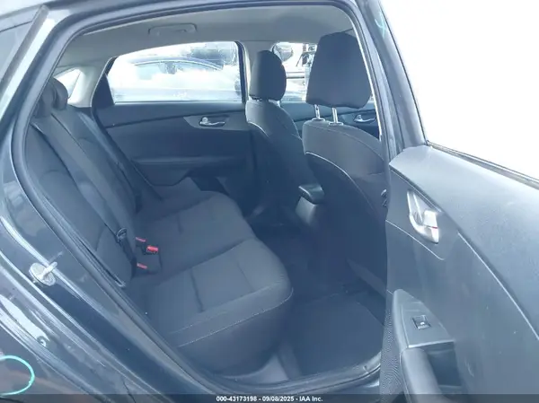 3KPF24AD5ME277124 2021 KIA FORTE - Image 8