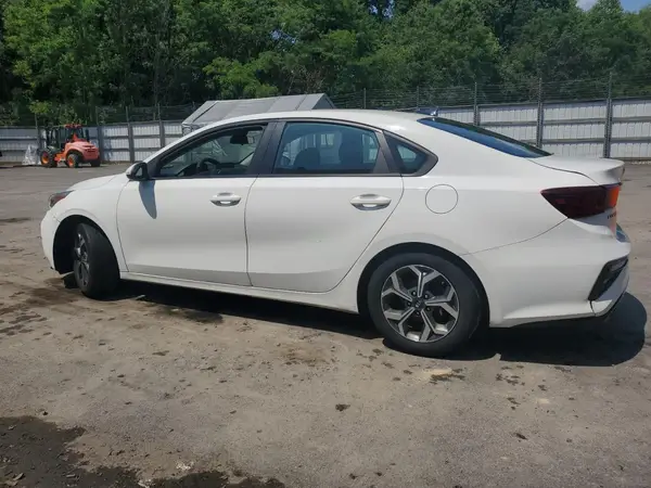 3KPF24AD5ME283957 2021 KIA FORTE - Image 2