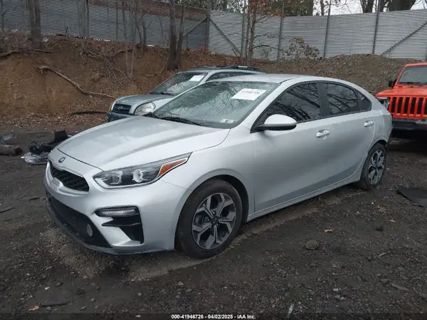 3KPF24AD5ME284641 2021 KIA FORTE - Image 2