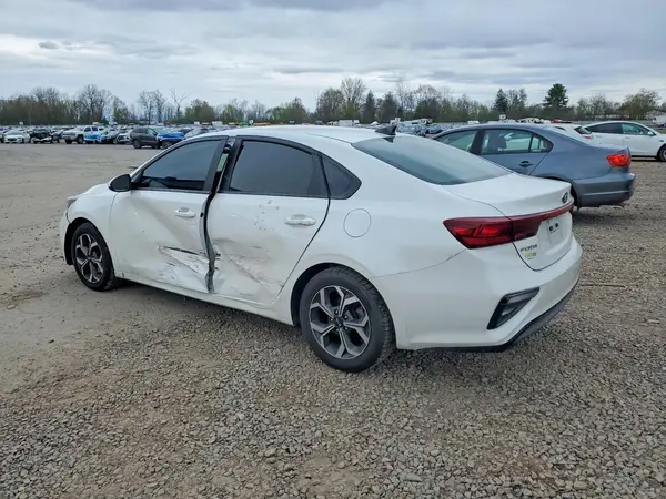 3KPF24AD5ME284719 2021 KIA FORTE - Image 2