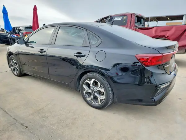 3KPF24AD5ME289239 2021 KIA FORTE - Image 2