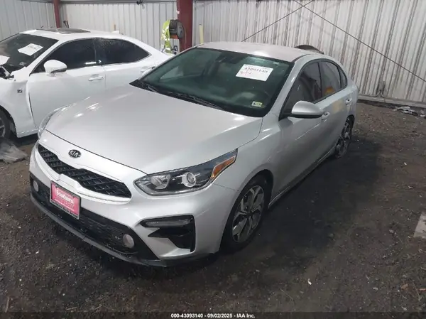 3KPF24AD5ME291718 2021 KIA FORTE - Image 2