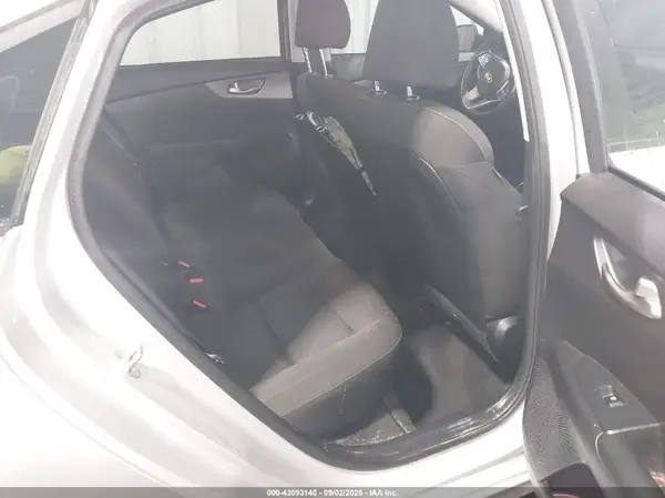 3KPF24AD5ME291718 2021 KIA FORTE - Image 8