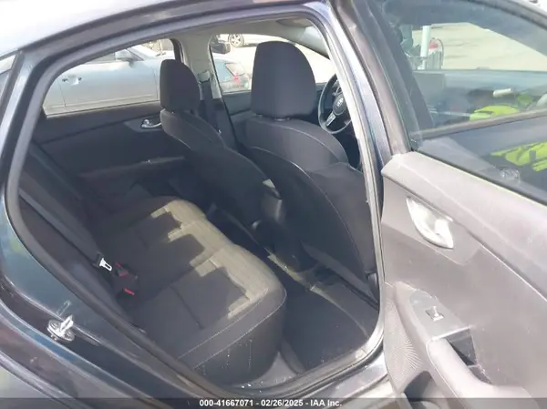 3KPF24AD5ME292089 2021 KIA FORTE - Image 8