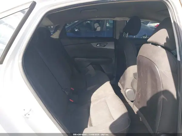 3KPF24AD5ME299768 2021 KIA FORTE - Image 8