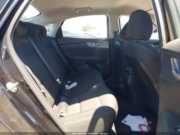 3KPF24AD5ME301213 2021 KIA FORTE - Image 8