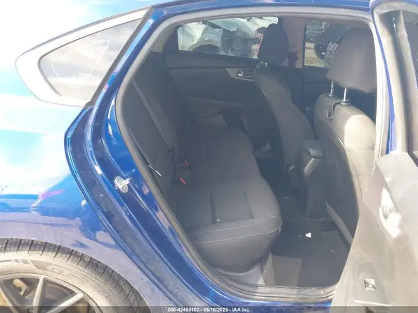 3KPF24AD5ME303771 2021 KIA FORTE - Image 8