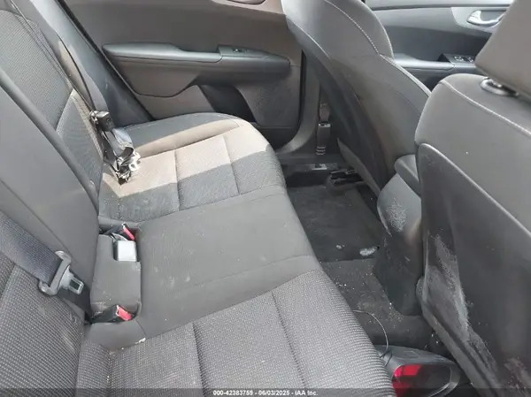 3KPF24AD5ME303978 2021 KIA FORTE - Image 8