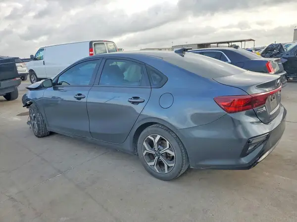 3KPF24AD5ME305195 2021 KIA FORTE - Image 2