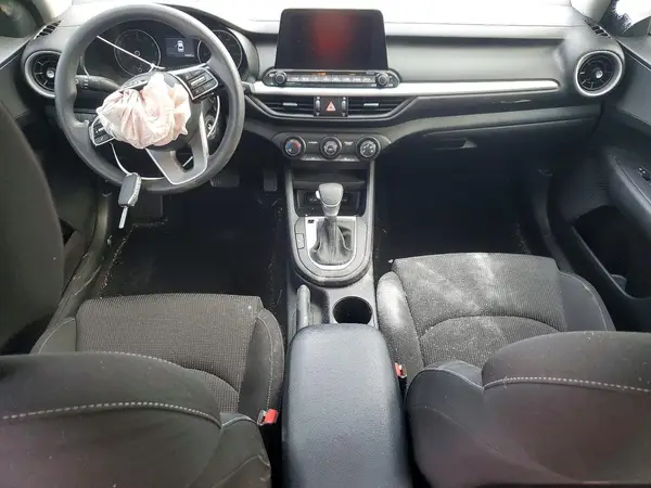 3KPF24AD5ME305195 2021 KIA FORTE - Image 8
