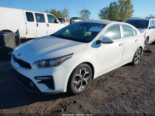 3KPF24AD5ME305312 2021 KIA FORTE - Image 2