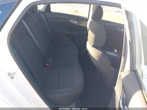 3KPF24AD5ME305312 2021 KIA FORTE - Image 8