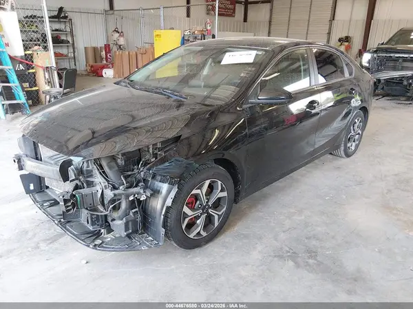 3KPF24AD5ME305598 2021 KIA FORTE - Image 2