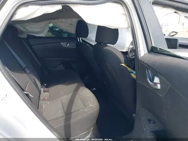 3KPF24AD5ME307402 2021 KIA FORTE - Image 8