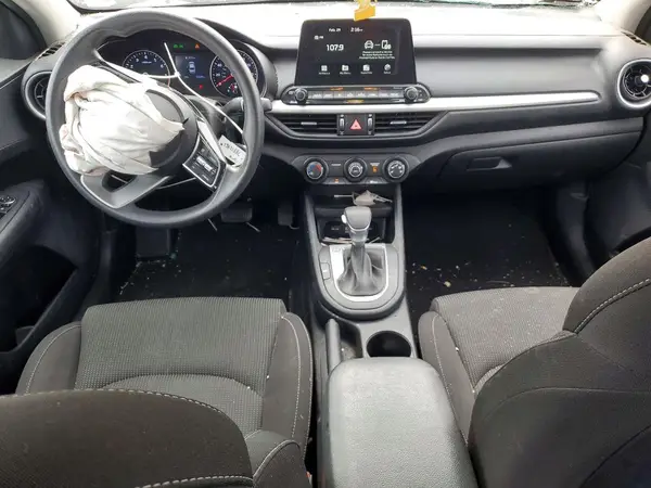 3KPF24AD5ME310400 2021 KIA FORTE - Image 8