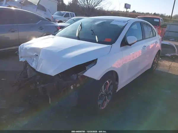 3KPF24AD5ME315256 2021 KIA FORTE - Image 2