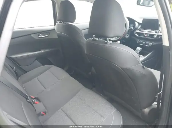 3KPF24AD5ME318626 2021 KIA FORTE - Image 8