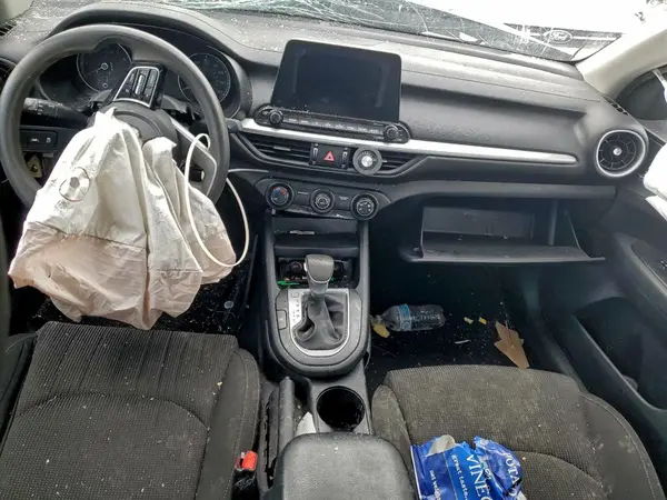 3KPF24AD5ME319503 2021 KIA FORTE - Image 8