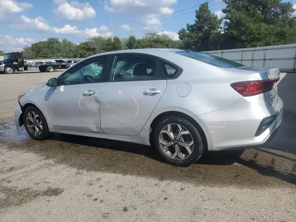 3KPF24AD5ME323261 2021 KIA FORTE - Image 2
