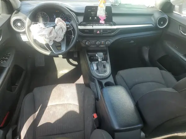 3KPF24AD5ME323261 2021 KIA FORTE - Image 8