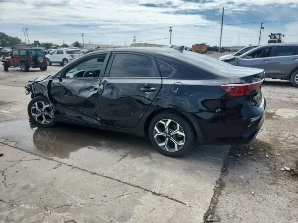 3KPF24AD5ME324488 2021 KIA FORTE - Image 2