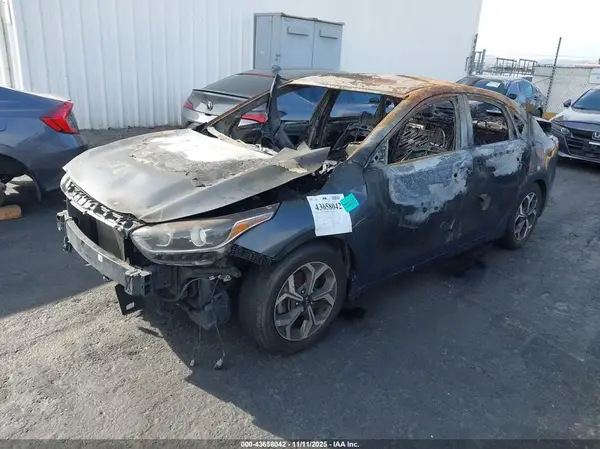 3KPF24AD5ME325351 2021 KIA FORTE - Image 2