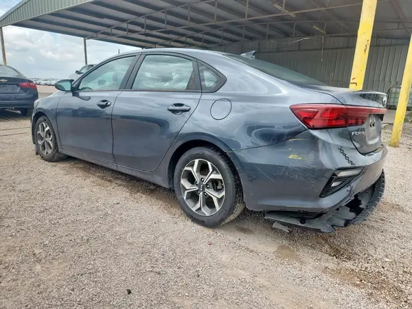 3KPF24AD5ME329965 2021 KIA FORTE - Image 2