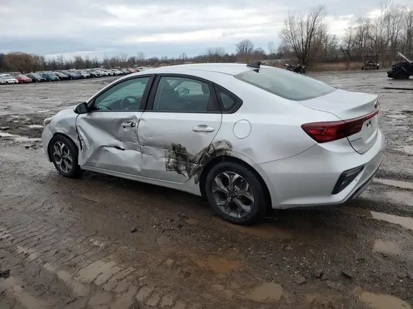 3KPF24AD5ME335555 2021 KIA FORTE - Image 2